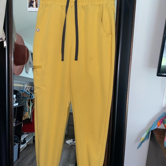 Figs XA ZAMORA & Rafaela Top - Picture 4 of 5